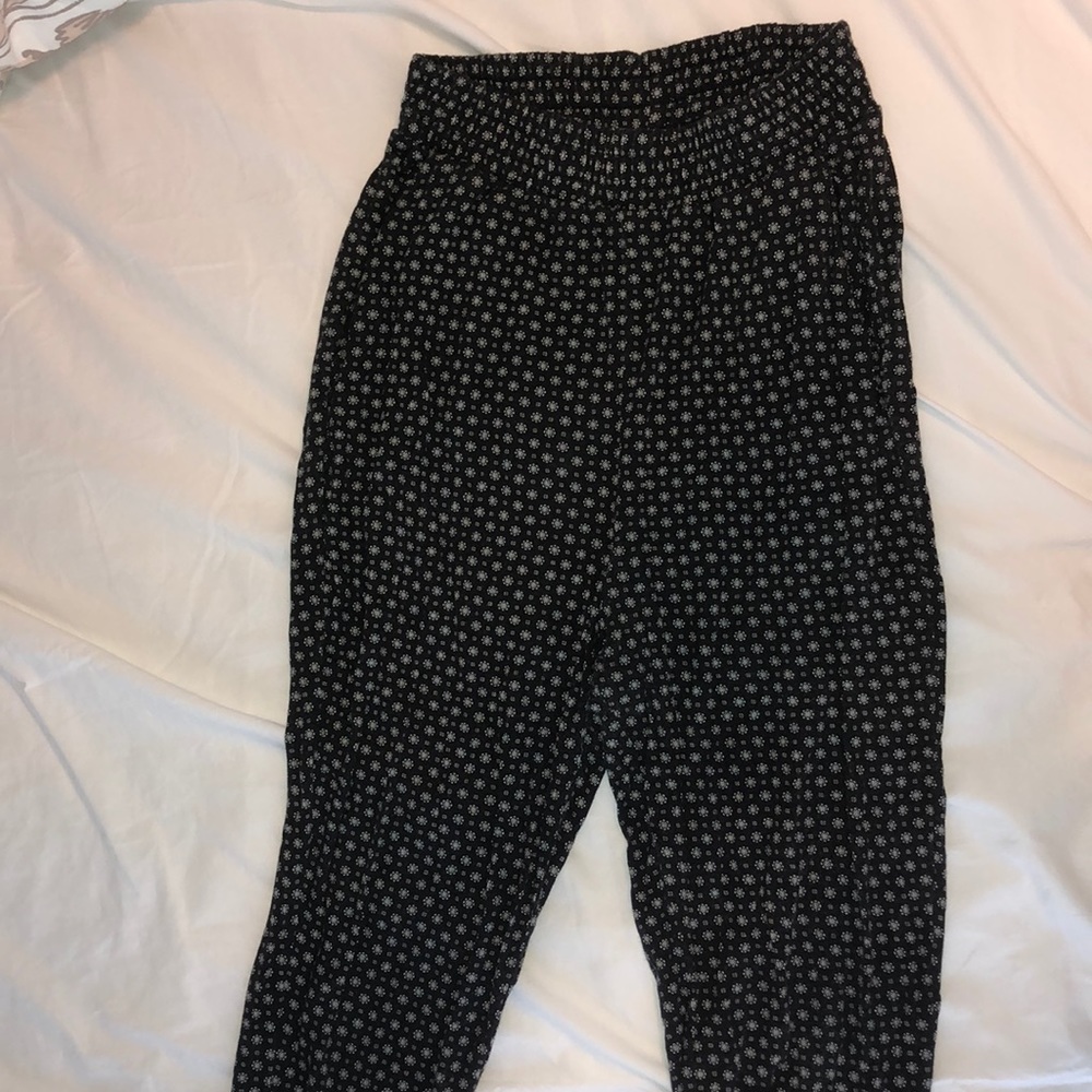 black patterned flowy pants
